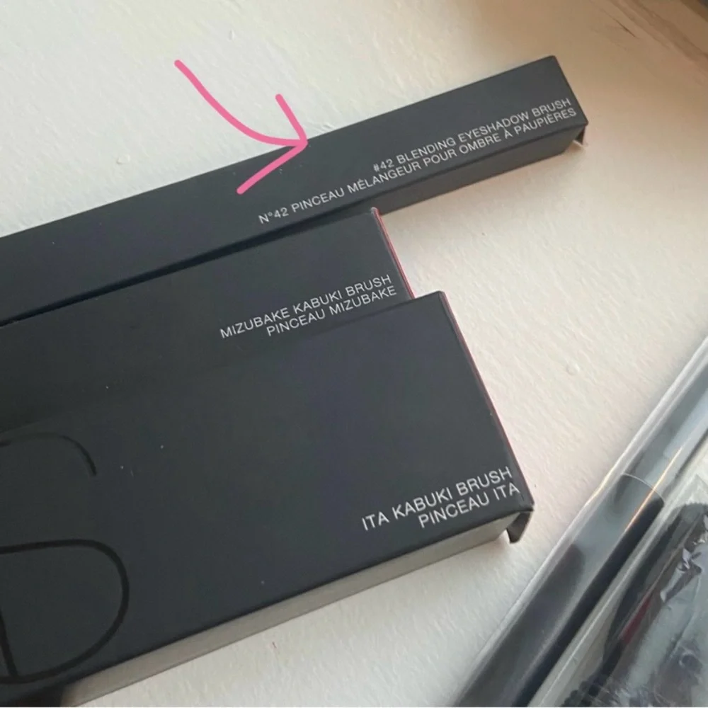 Nars Brush #42 Blending Eyeshadow Brush - NWT in Box